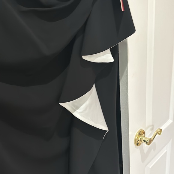 Carmen Marc Valo infusion14 black evening gown white side ruffle full length nwt - Picture 8 of 12